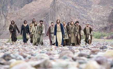 Jesús envía a los discípulos a anunciar el reino de Dios