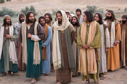 Jesús envía a los doce Jesús envía a los doce